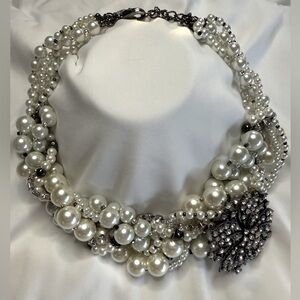 White House Black Market WHBM chunky faux pearl and rhinestone necklace